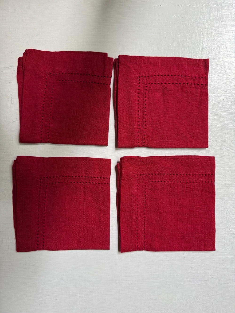 NWT Williams Sonoma 100% Linen SET OF 4 COCKTAIL NAPKINS  10” X 10”’Red
